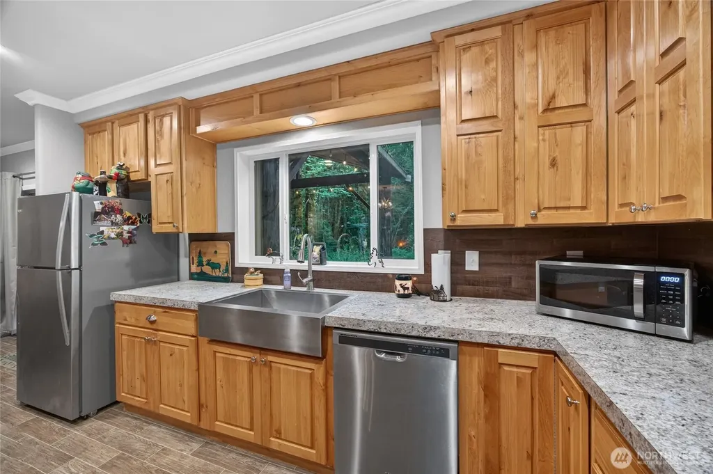 128 Riverview Drive Packwood WA 98361