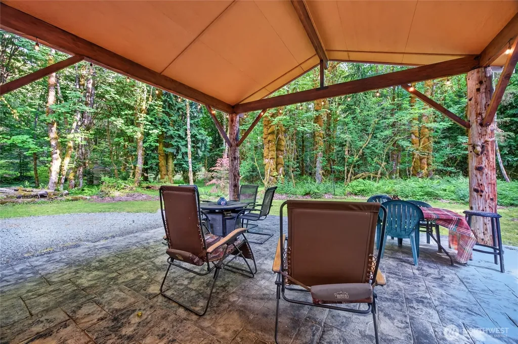 128 Riverview Drive Packwood WA 98361