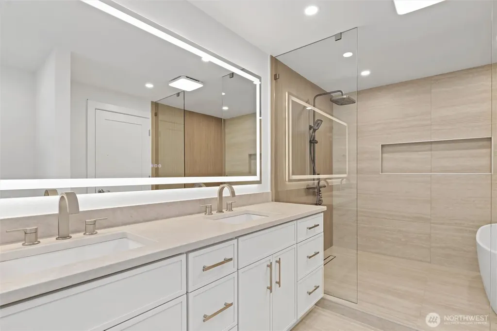 21229 NE 14th Place Sammamish WA 98074