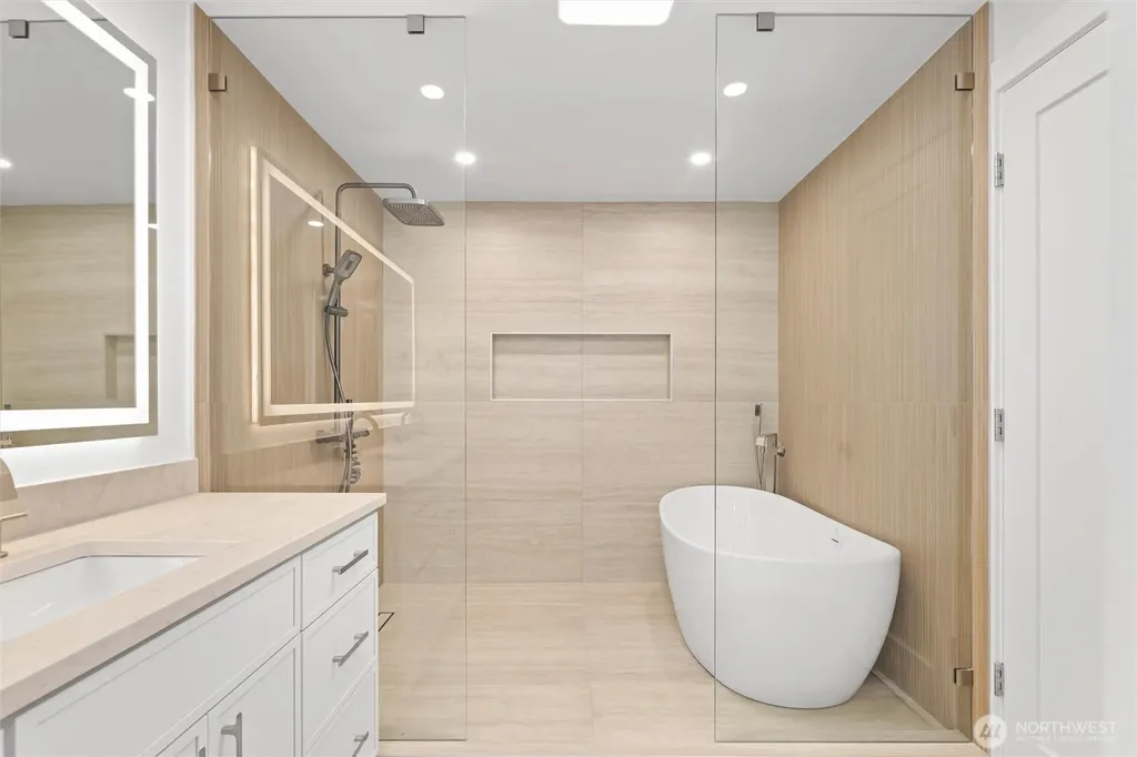 21229 NE 14th Place Sammamish WA 98074