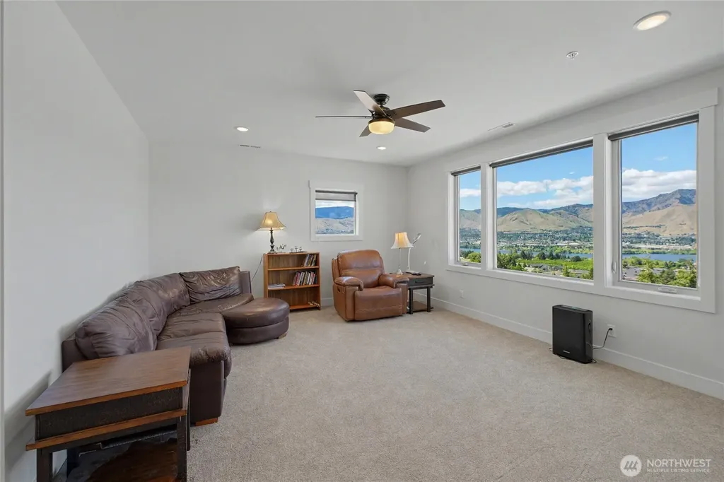 2963 N Breckenridge Drive East Wenatchee WA 98802