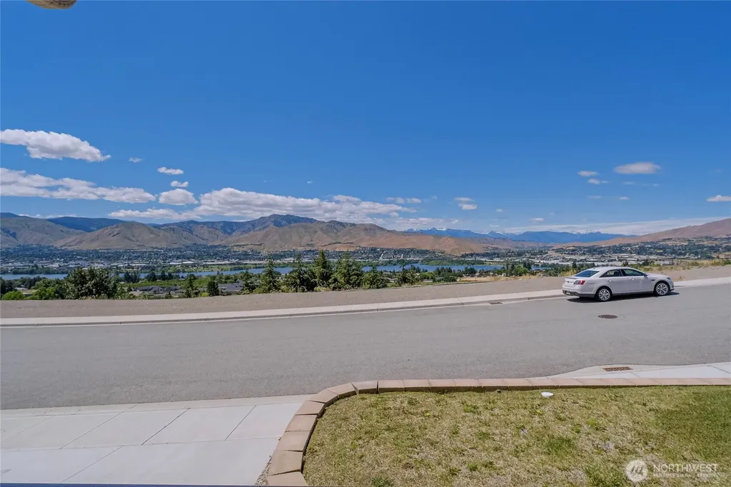 2963 N Breckenridge Drive East Wenatchee WA 98802