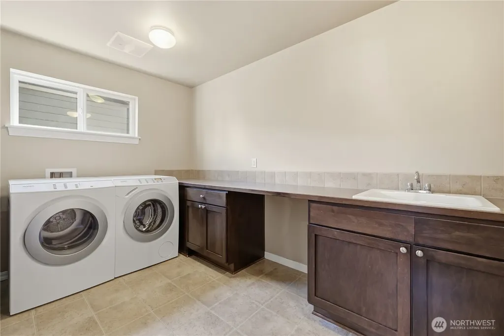 6929 Pinehurst Avenue SE Snoqualmie WA 98065