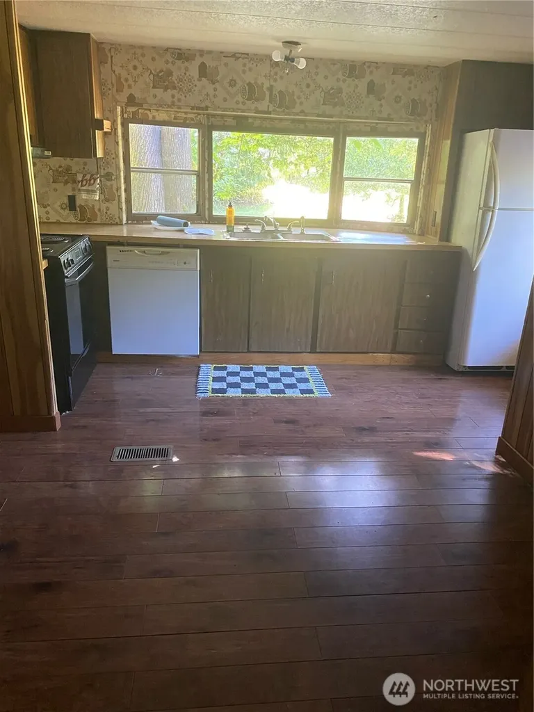 124 Mckay Randle WA 98377
