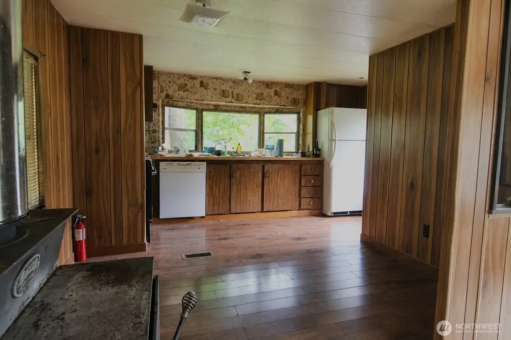 124 Mckay Randle WA 98377