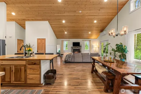 60 Cowboy Lane Leavenworth WA 98826