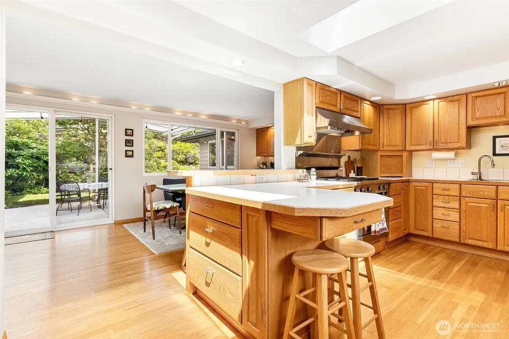 17529 93rd Avenue NE Bothell WA 98011