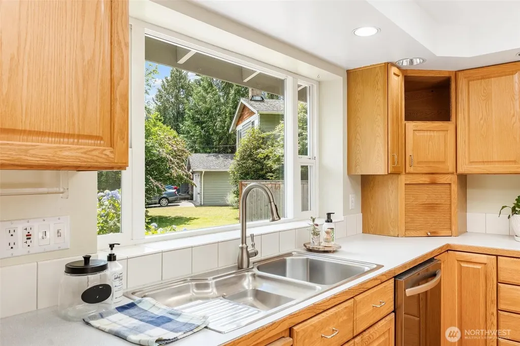 17529 93rd Avenue NE Bothell WA 98011