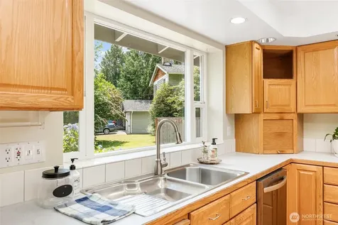 17529 93rd Avenue NE Bothell WA 98011