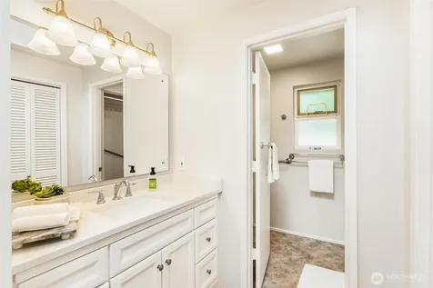 17529 93rd Avenue NE Bothell WA 98011