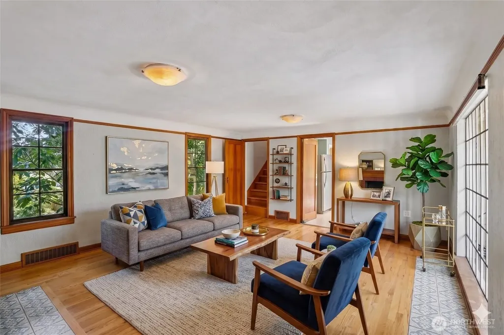 739 N 165th Street Shoreline WA 98133