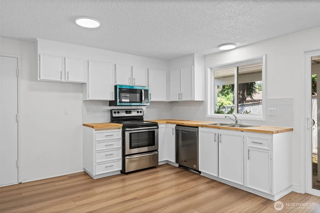 4608 SW 319th Place Federal Way WA 98023