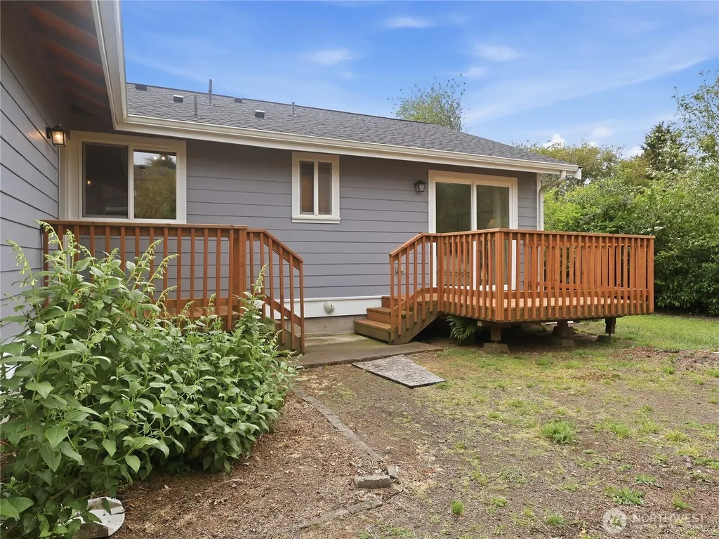 165 N Narwhal Loop NW Ocean Shores WA 98569