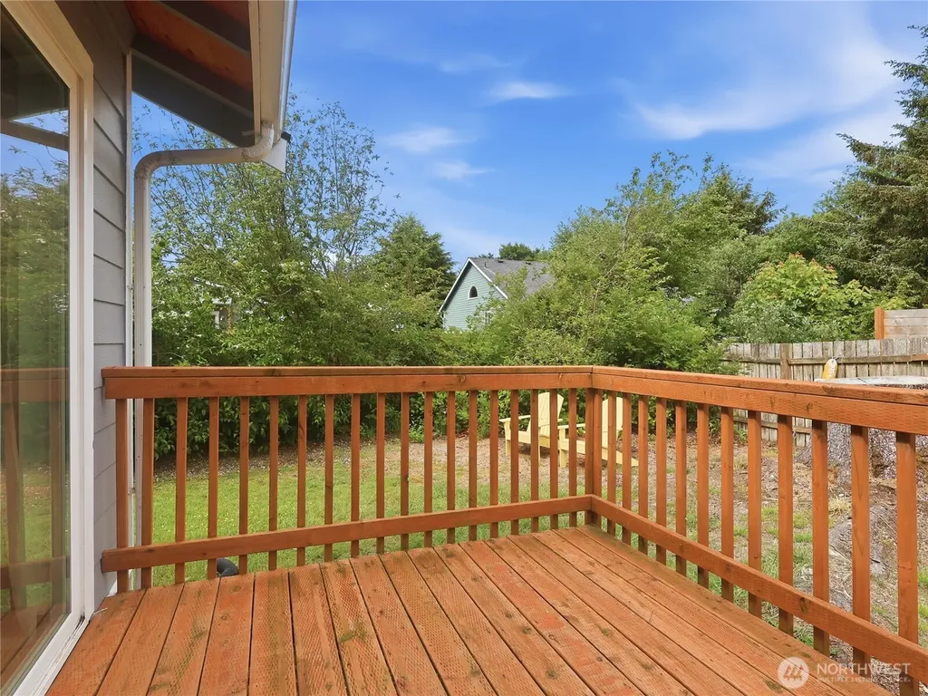 165 N Narwhal Loop NW Ocean Shores WA 98569