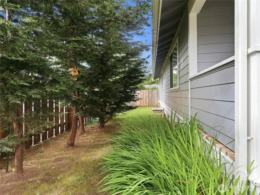 165 N Narwhal Loop NW Ocean Shores WA 98569