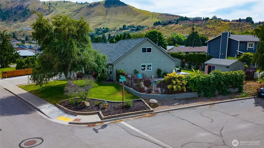 712 Lambert Street Wenatchee WA 98801