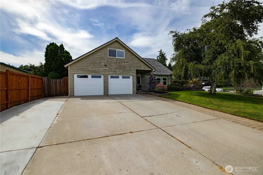 712 Lambert Street Wenatchee WA 98801