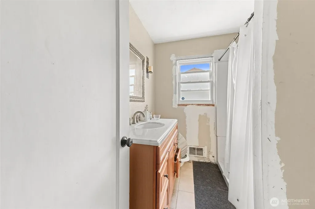 422 W 3rd Street Aberdeen WA 98520