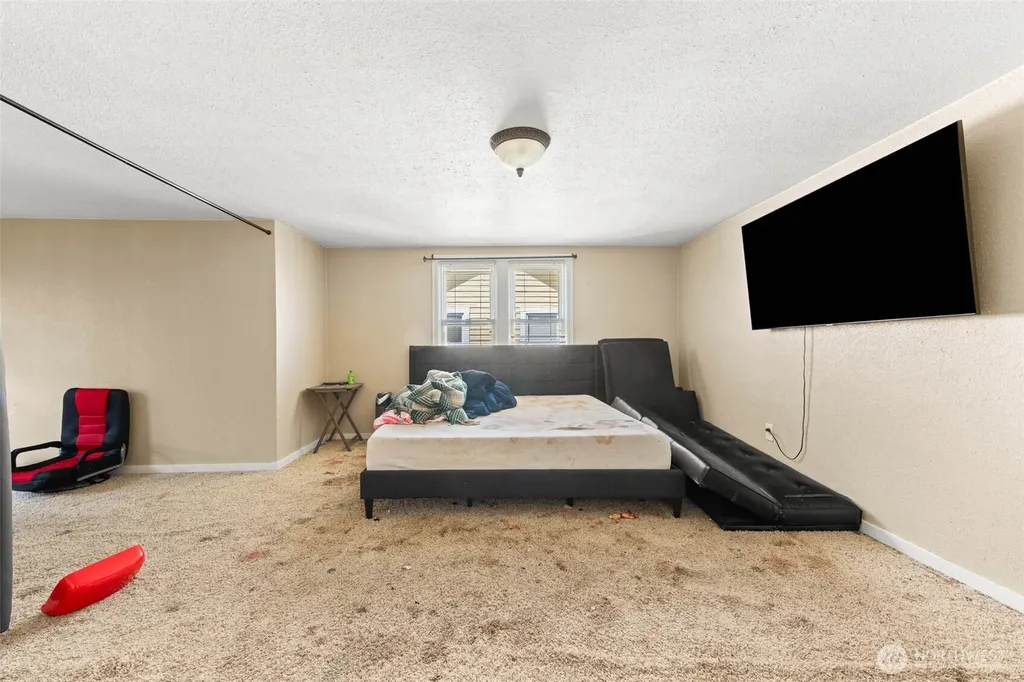 422 W 3rd Street Aberdeen WA 98520