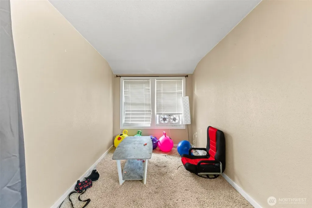 422 W 3rd Street Aberdeen WA 98520