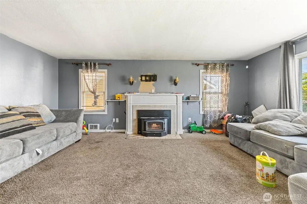 422 W 3rd Street Aberdeen WA 98520