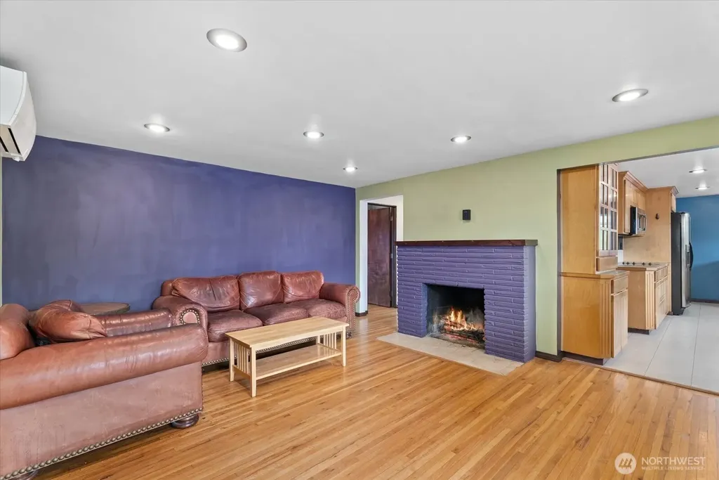 8724 16th Avenue SW Seattle WA 98106