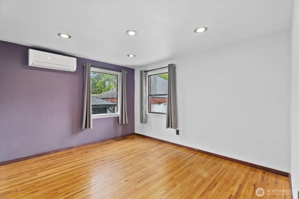 8724 16th Avenue SW Seattle WA 98106