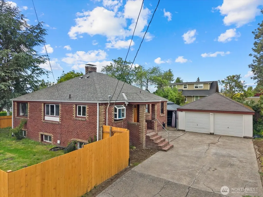 8724 16th Avenue SW Seattle WA 98106
