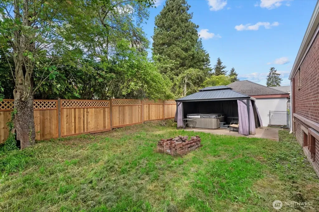8724 16th Avenue SW Seattle WA 98106