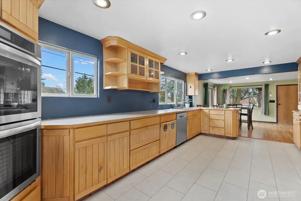 8724 16th Avenue SW Seattle WA 98106