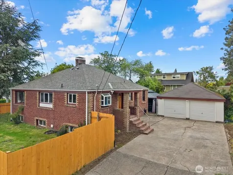 8724 16th Avenue SW Seattle WA 98106