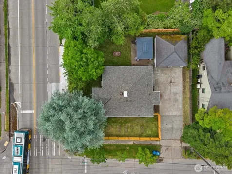 8724 16th Avenue SW Seattle WA 98106