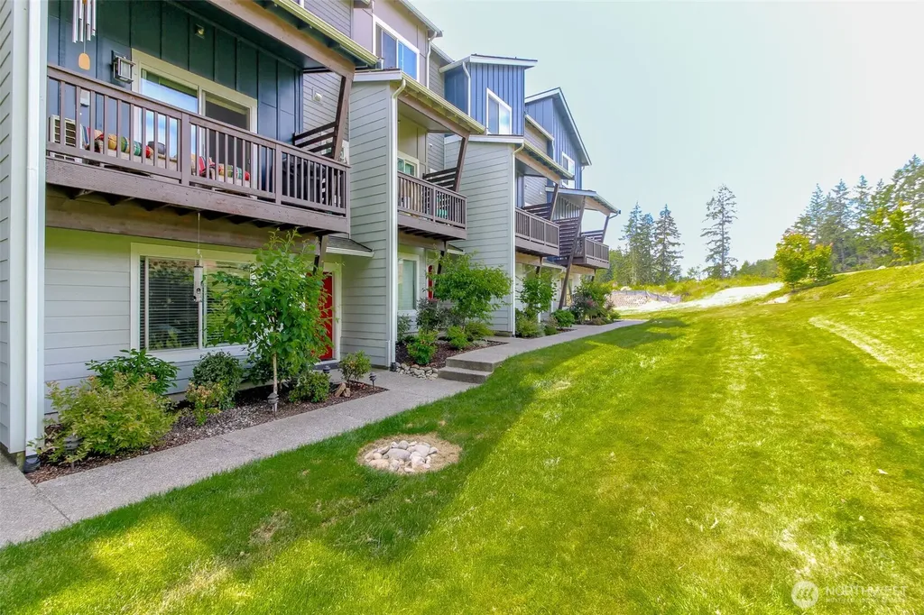 17531 110th Avenue E Puyallup WA 98374