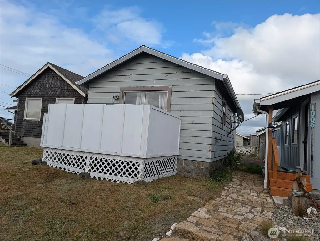 1004 Ocean Beach Boulevard S Long Beach WA 98631