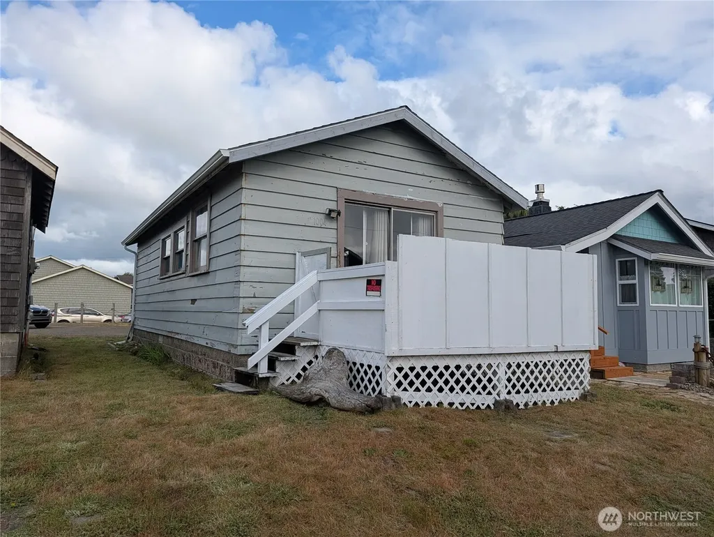 1004 K Place Long Beach WA 98631