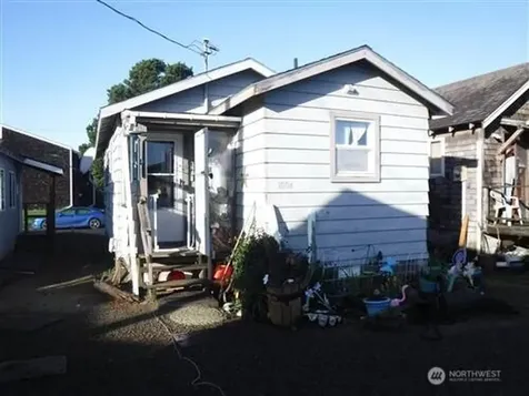 1004 Ocean Beach Boulevard S Long Beach WA 98631