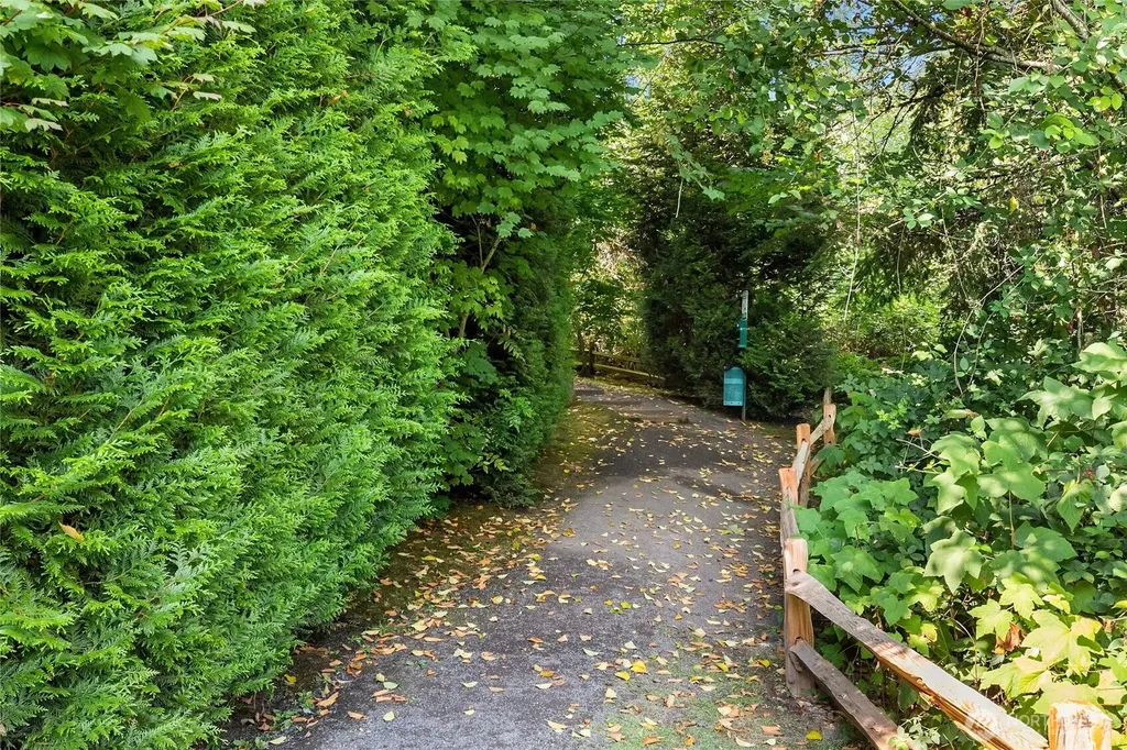 300 High School Road NE Bainbridge Island WA 98110