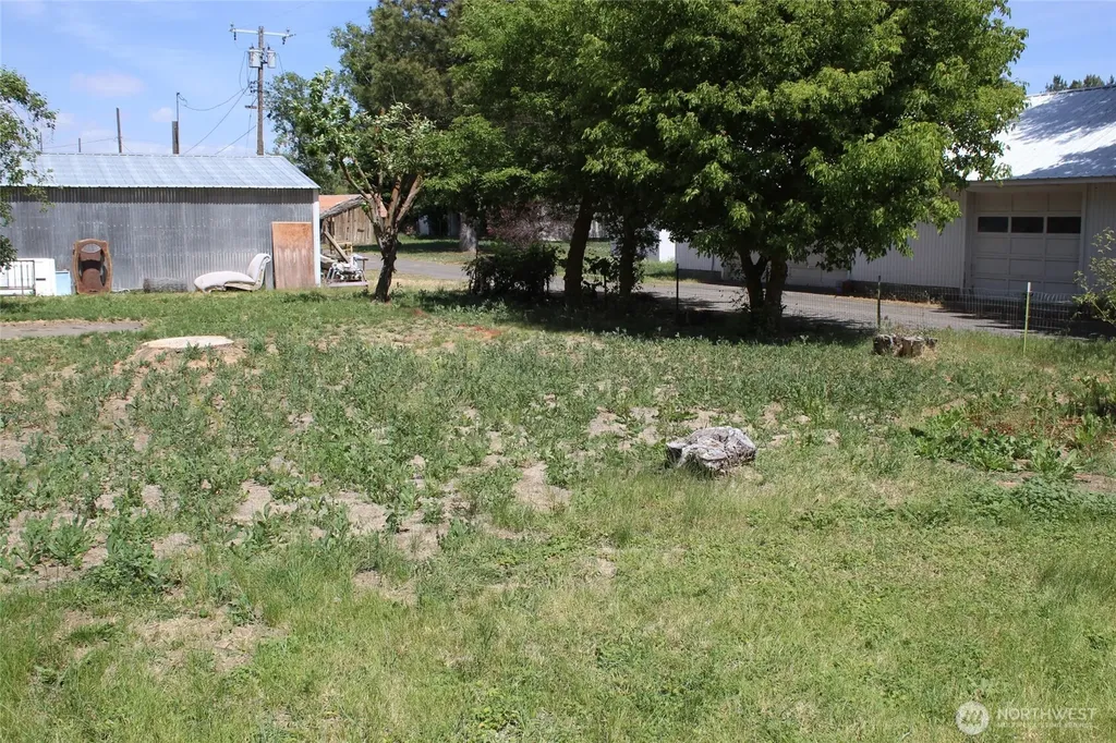250 W May Avenue Washtucna WA 99371