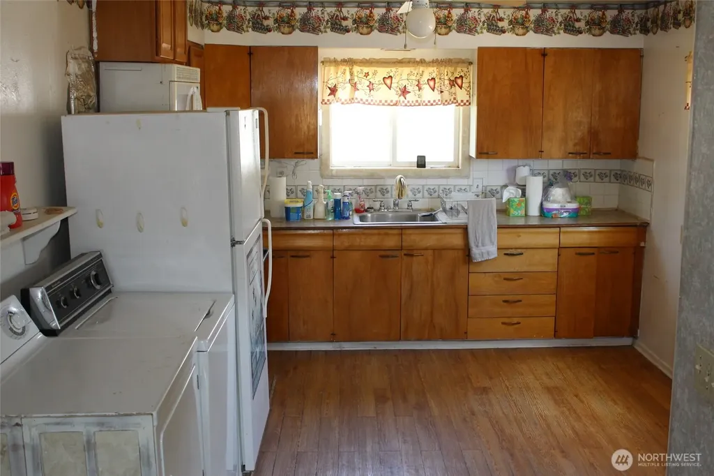 250 W May Avenue Washtucna WA 99371