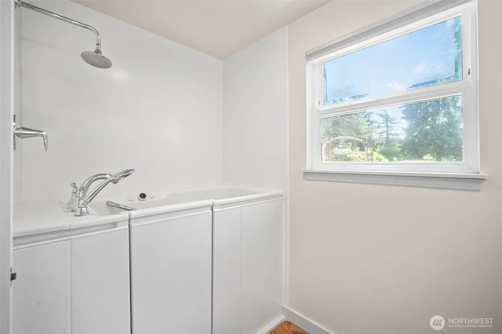 5458 Northwest Drive Bellingham WA 98226