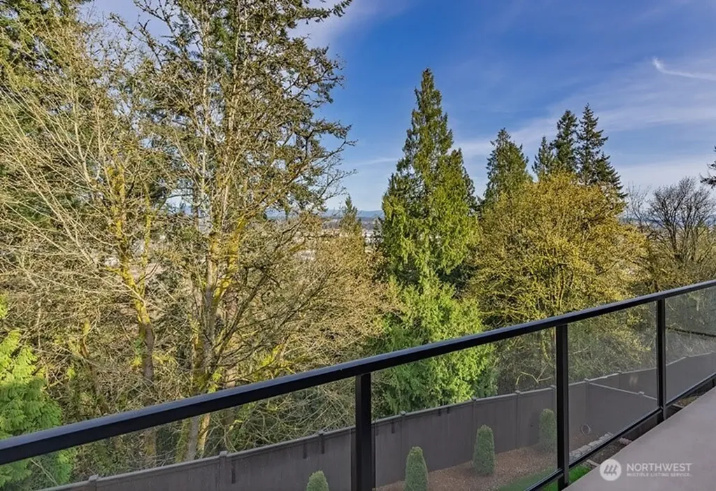 33852 56th Place S Auburn WA 98001