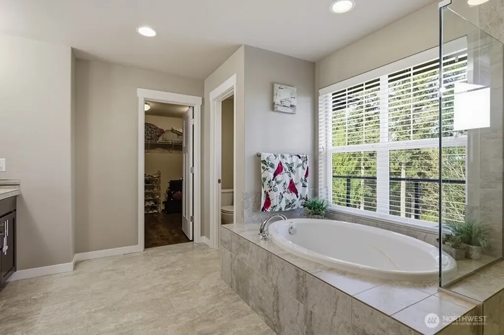 33852 56th Place S Auburn WA 98001