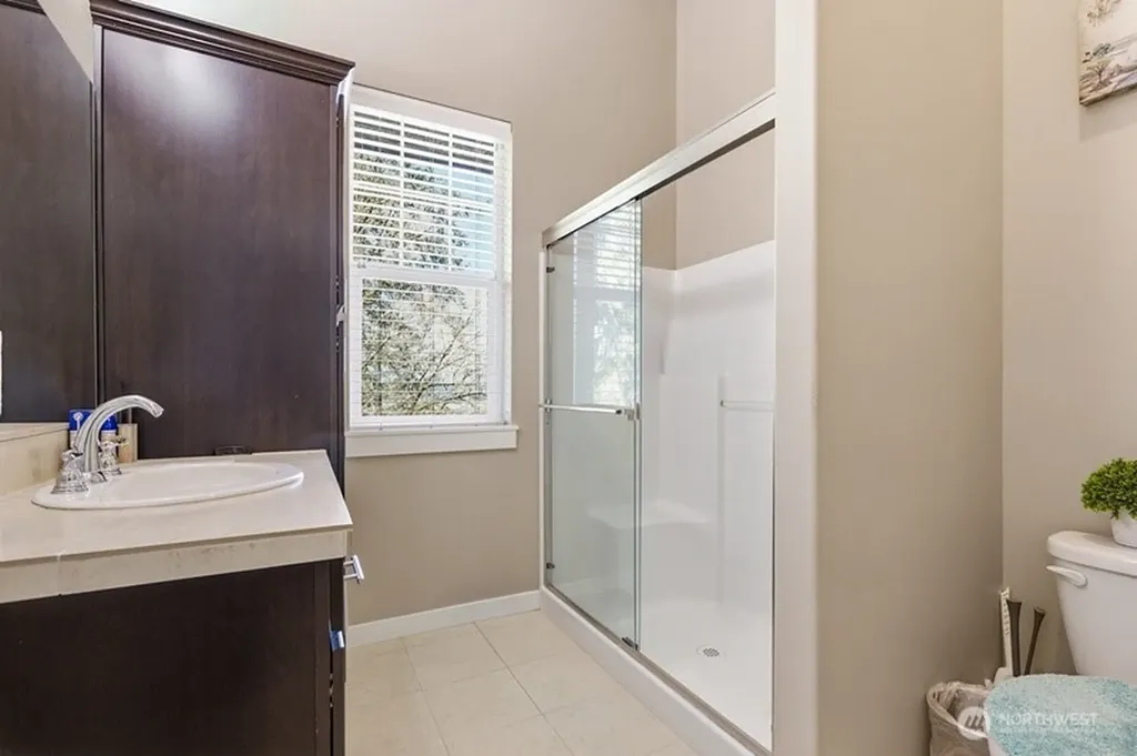 33852 56th Place S Auburn WA 98001