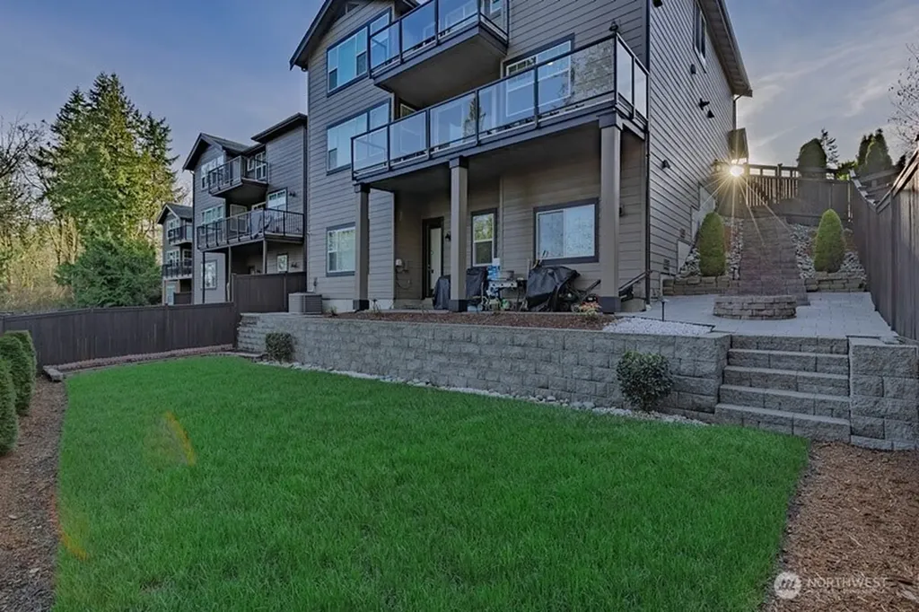 33852 56th Place S Auburn WA 98001