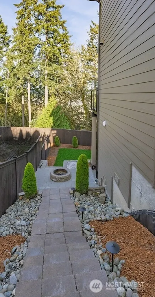 33852 56th Place S Auburn WA 98001
