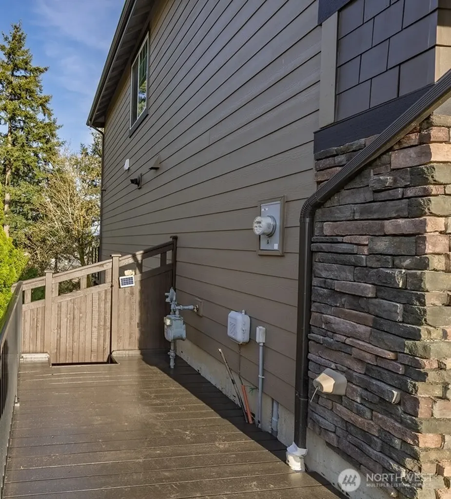 33852 56th Place S Auburn WA 98001