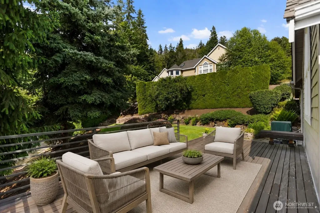 1642 204th Avenue NE Sammamish WA 98074