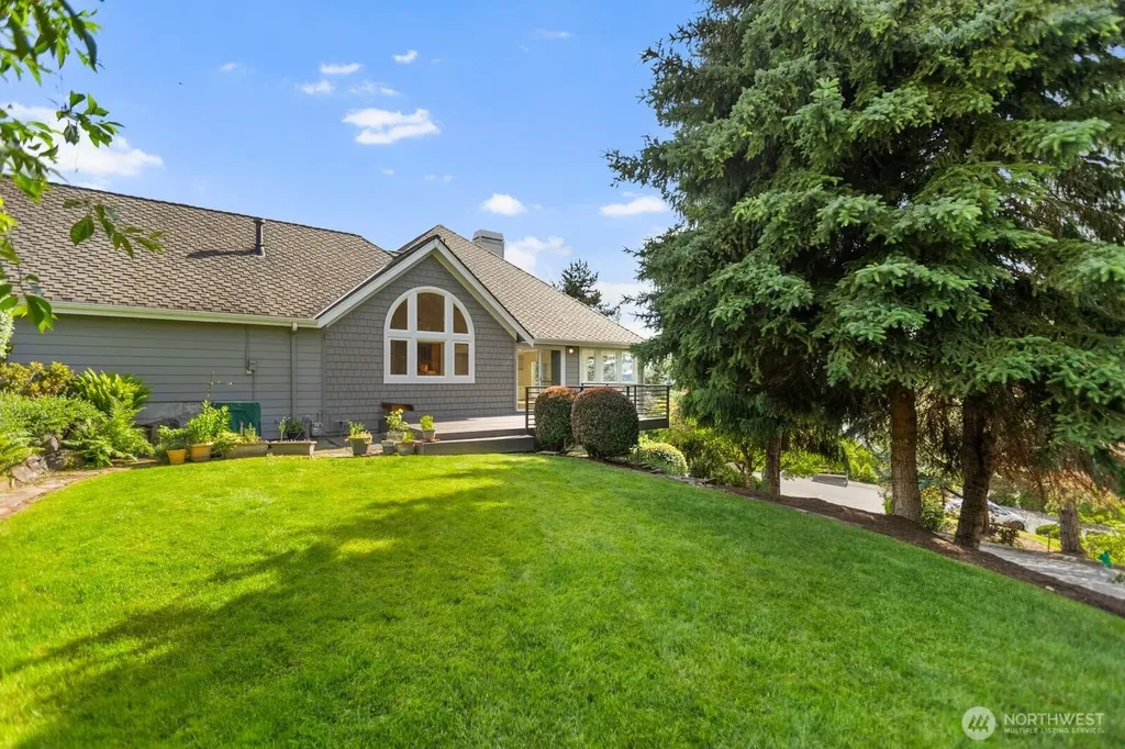 1642 204th Avenue NE Sammamish WA 98074
