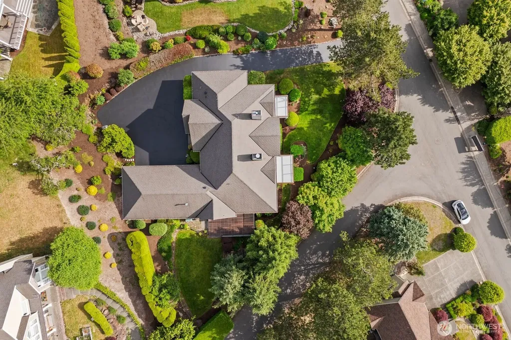 1642 204th Avenue NE Sammamish WA 98074