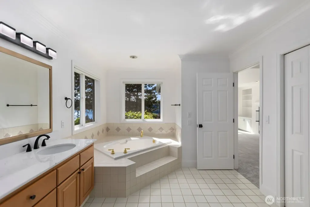 1642 204th Avenue NE Sammamish WA 98074